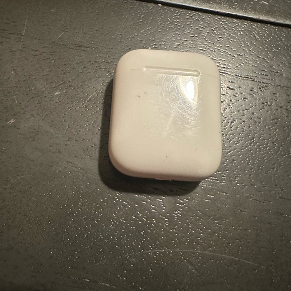 1st gen apple airpod case - Picture 2 of 3